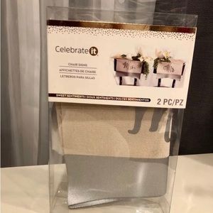 Wedding Chair Signs 
Silver (burlap type fabric)
Bride + Groom 
New in box!